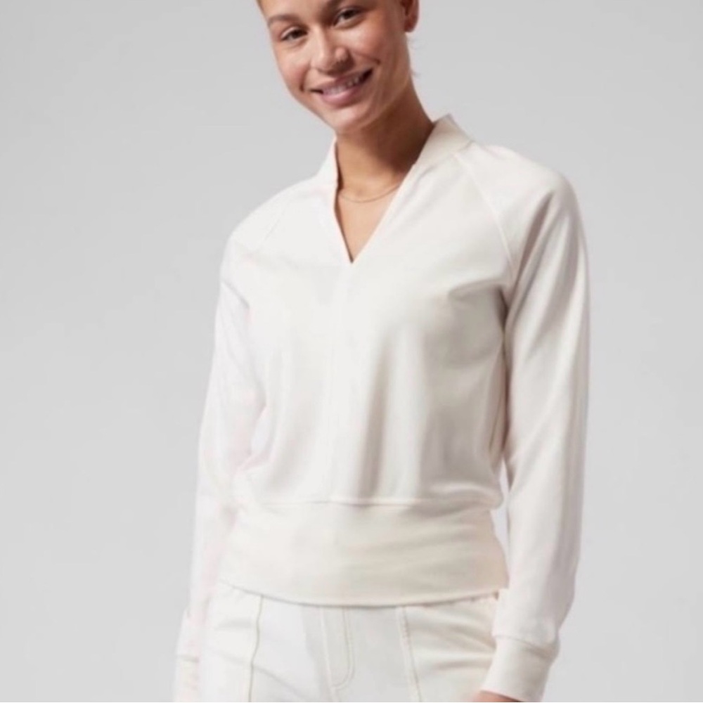 Athleta V-Neck Pullover Sweater in Light Cream